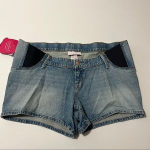 Isabel Maternity Jean Shorts Size 12 NWT
